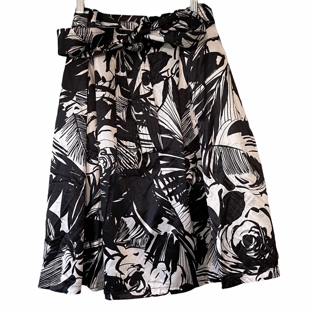 TOV Los Angeles Floral B&W Skirt Tie Waist Sz 38